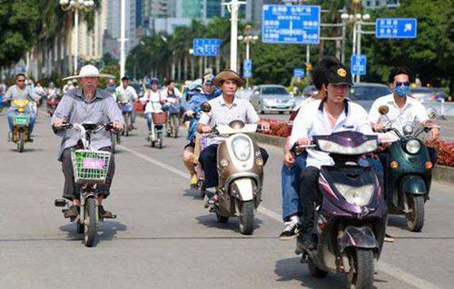 電動車電池跑不遠，加點水怎么樣？